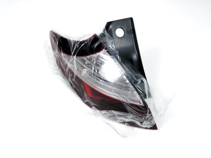 Pièce d'origine Feu arrière gauche pour Renault Megane III Hatchback 265550548R.