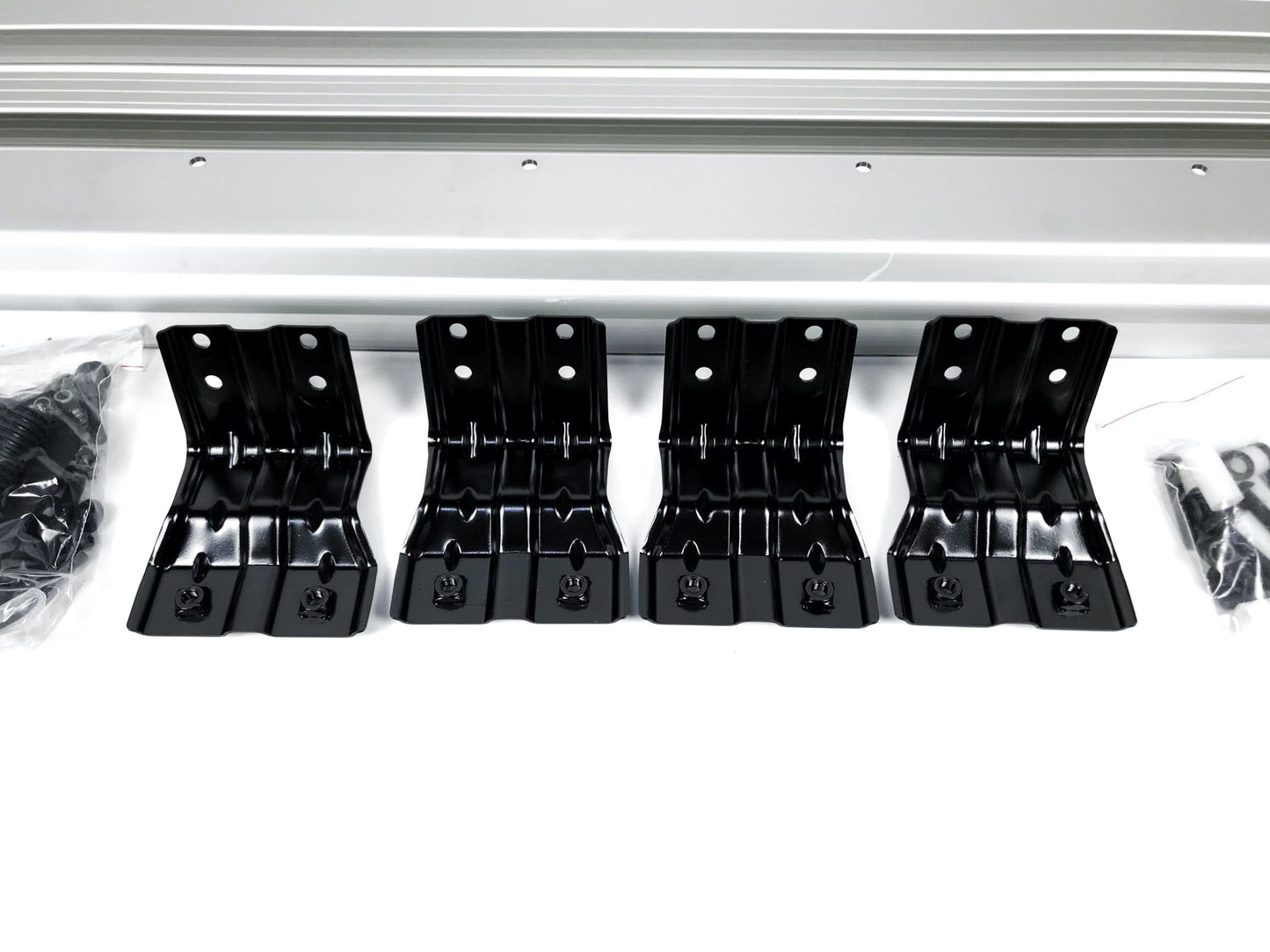 Pièce d'origine Barres de toit transversales pour Renault Master II Tech 7711425820 93167798 KE730.