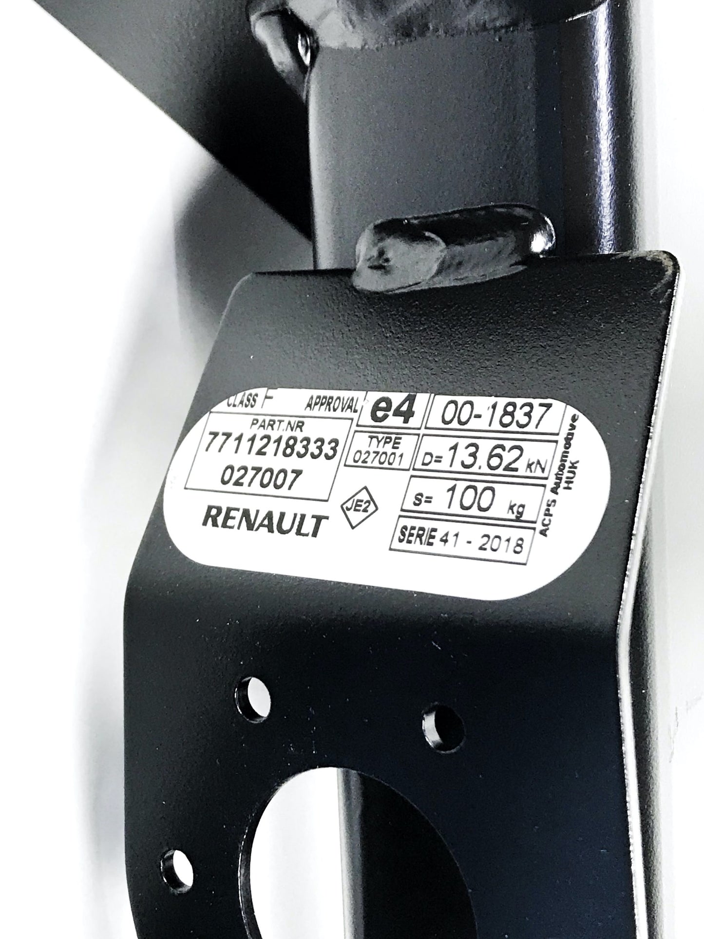 Pièce d'origine Traverse d'attelage pour Renault Master II X70 7711218333.