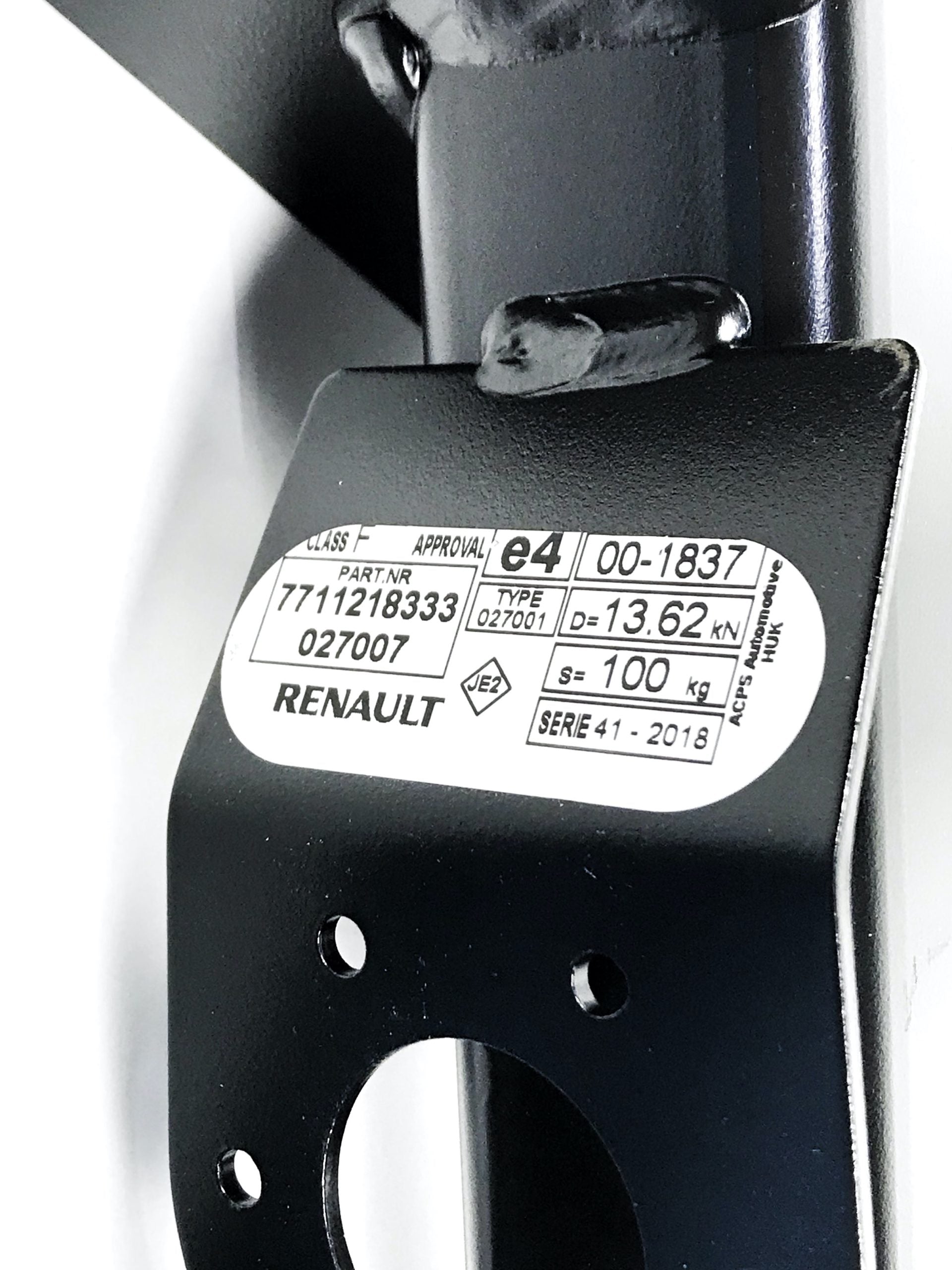 Pièce d'origine Traverse d'attelage pour Renault Master II X70 7711218333.