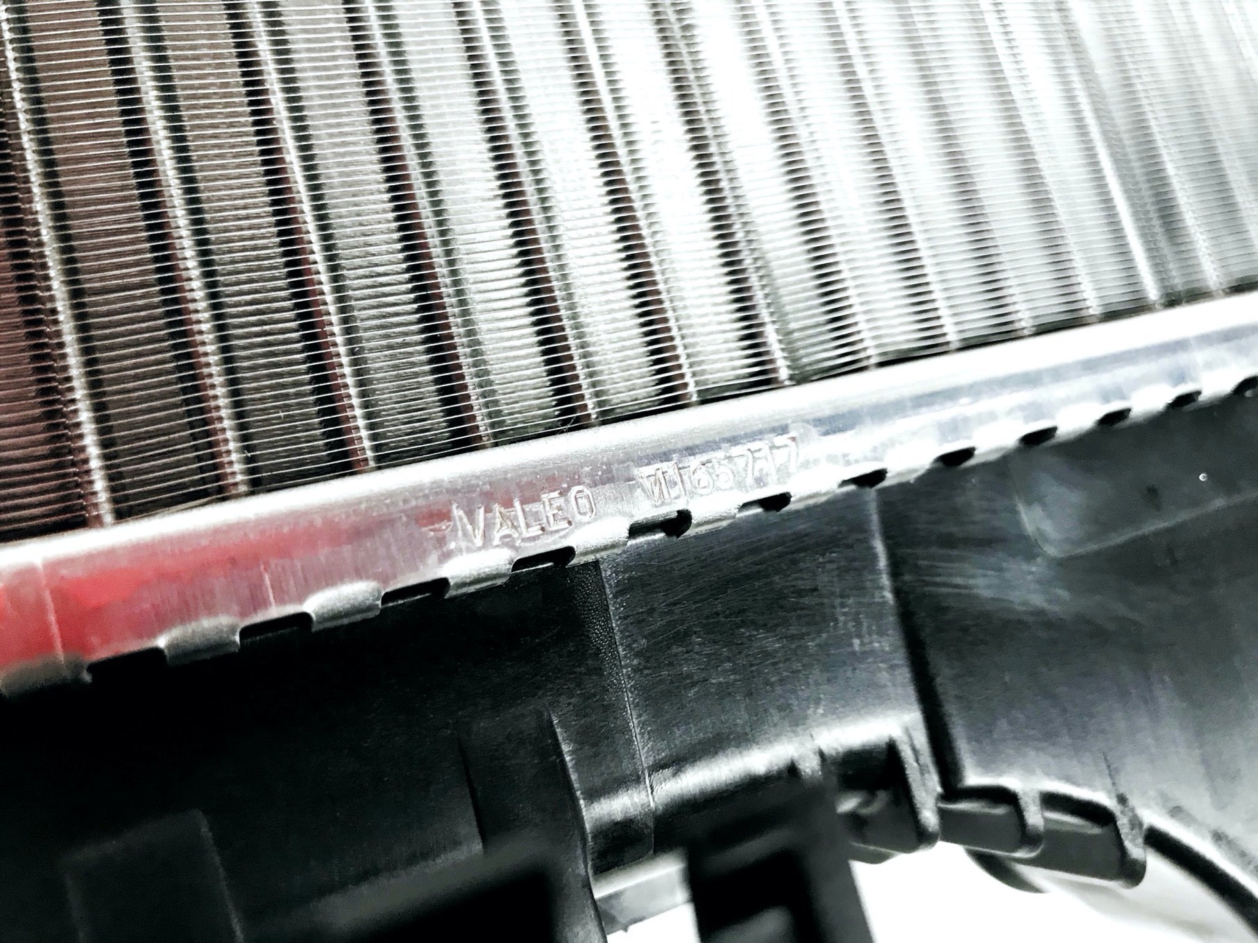 Pièce d'origine Radiateur moteur pour Renault Scenic IV 214109798R.