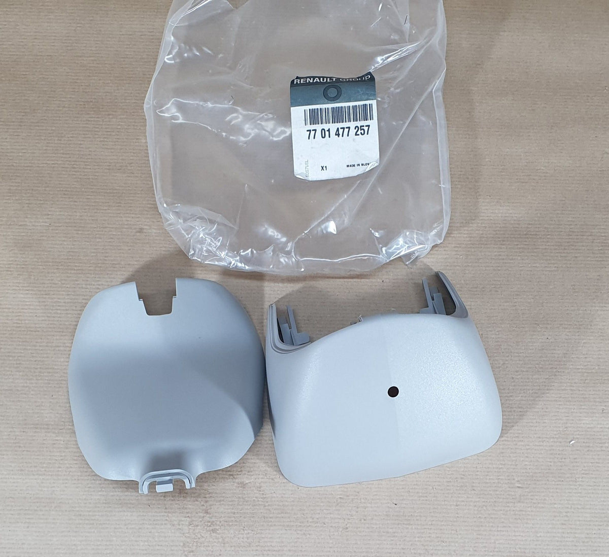 Garniture de rétroviseur pour Renault Mégane II — 7701477257 — vue 1