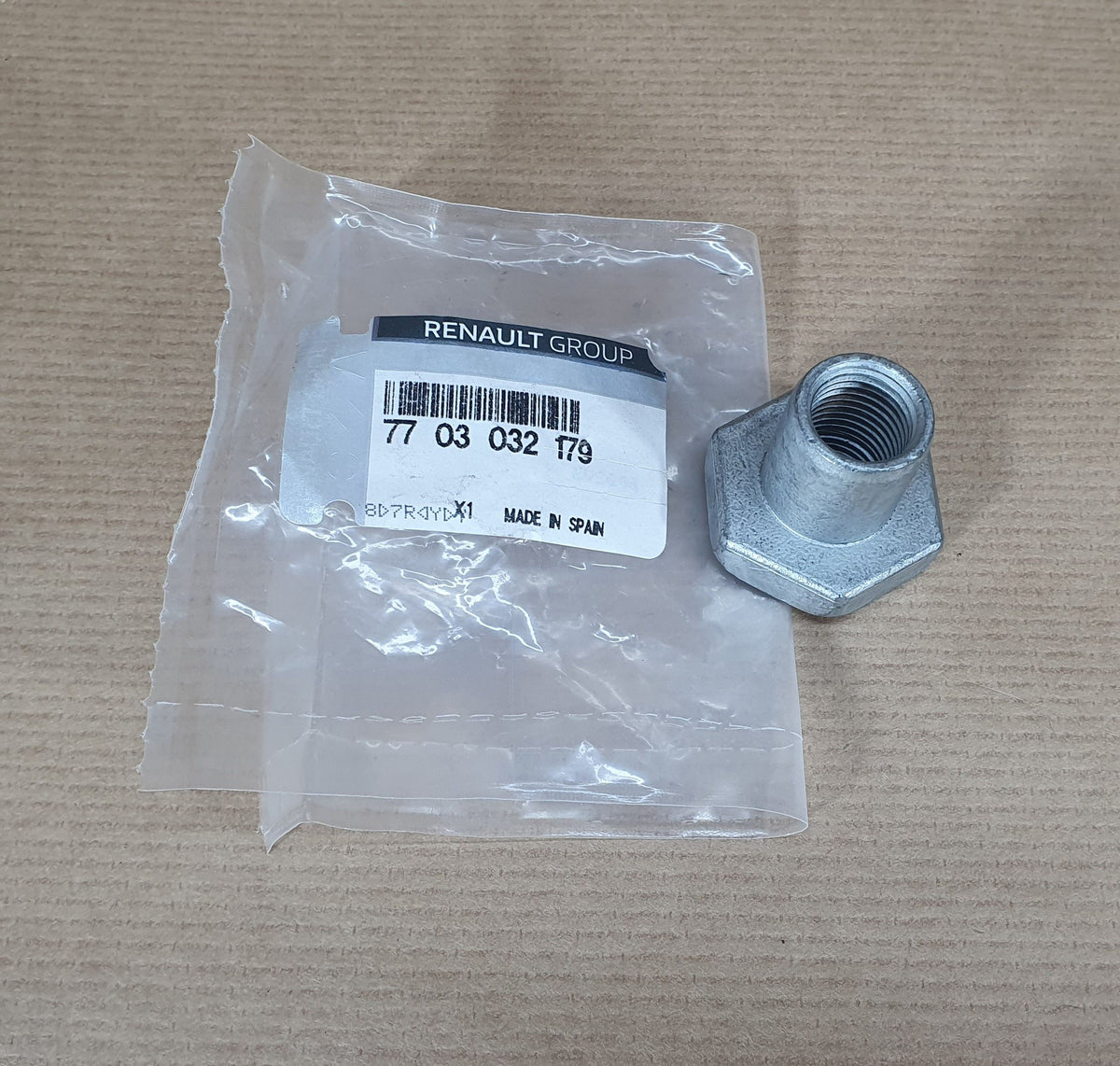 Écrou de bras de suspension pour Renault — 7703032179 — vue 1