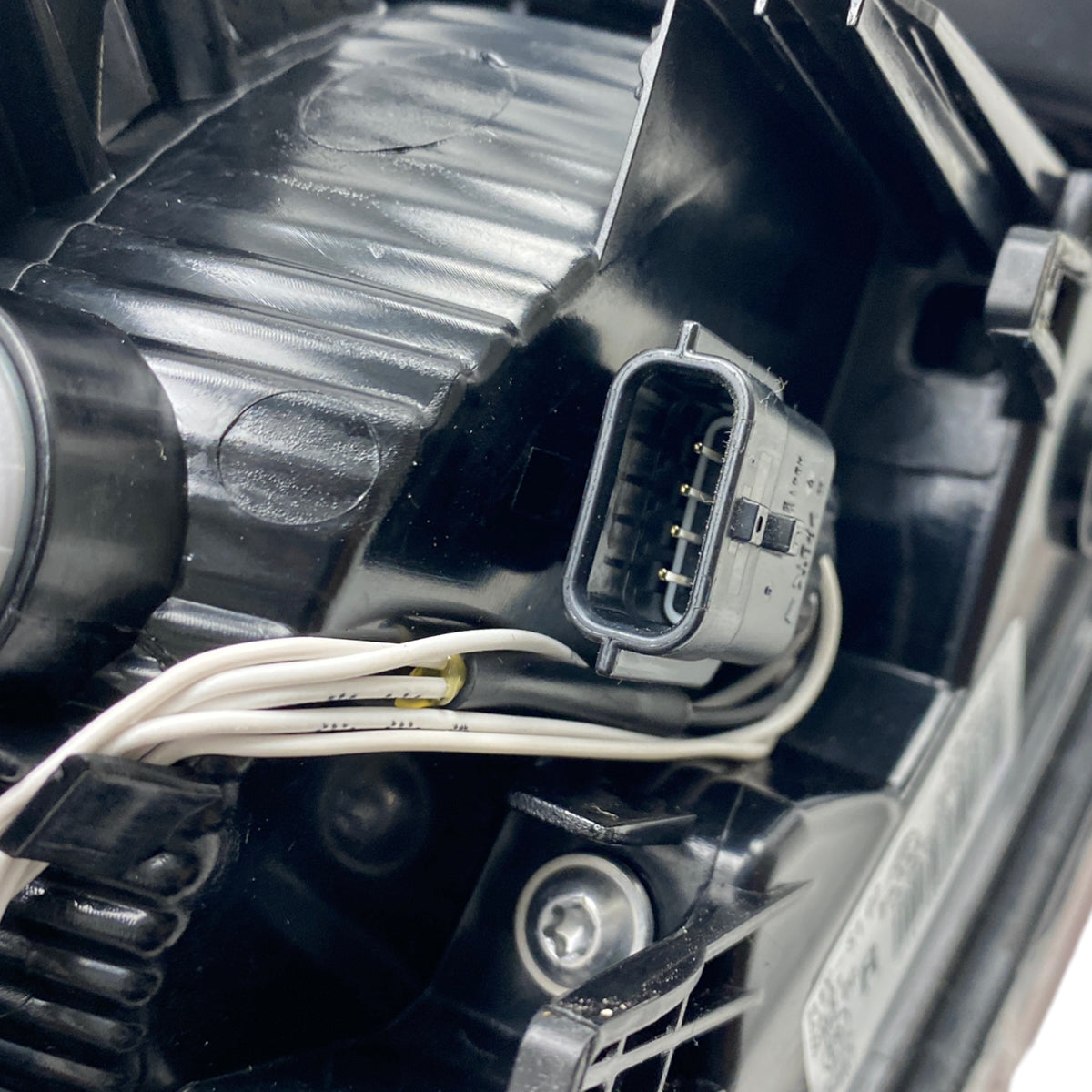 Pièce d'origine Feu arrière droit pour Renault Clio V 265504885R