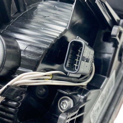 Pièce d'origine Feu arrière droit pour Renault Clio V 265504885R