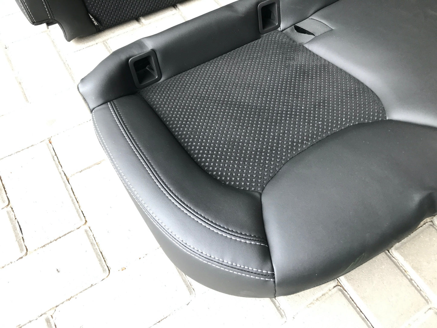 Pièce d'origine Banquette arrière cuir tissu noir pour Renault Clio IV KanapaClio