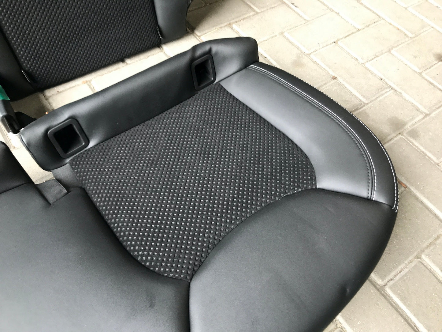 Pièce d'origine Banquette arrière cuir tissu noir pour Renault Clio IV KanapaClio