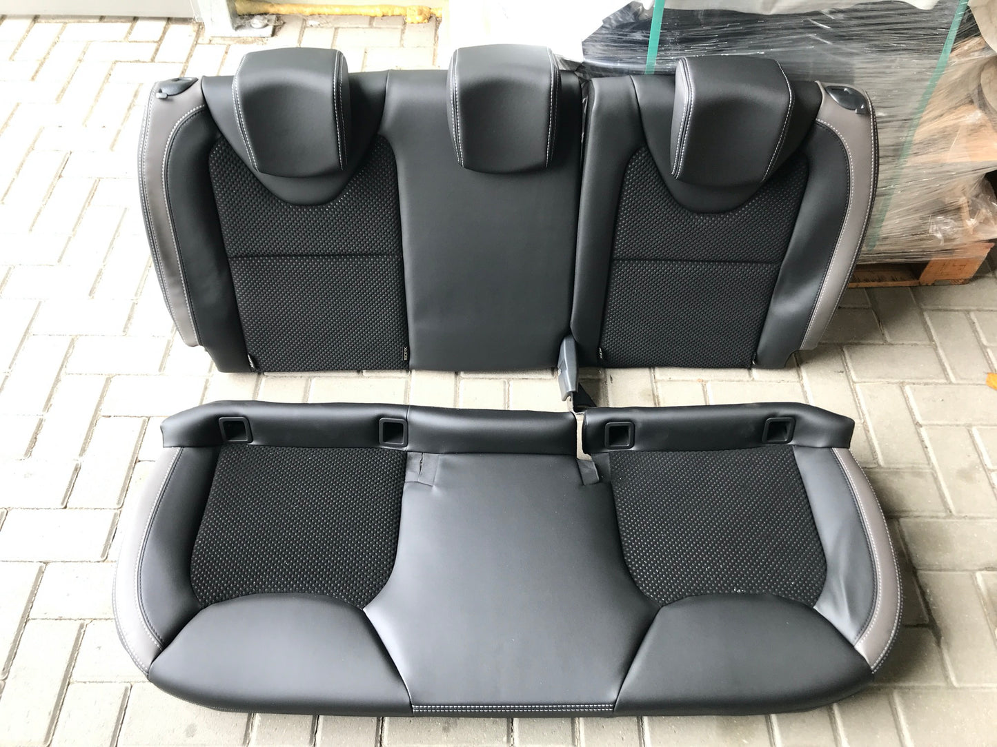 Pièce d'origine Banquette arrière cuir tissu noir pour Renault Clio IV KanapaClio