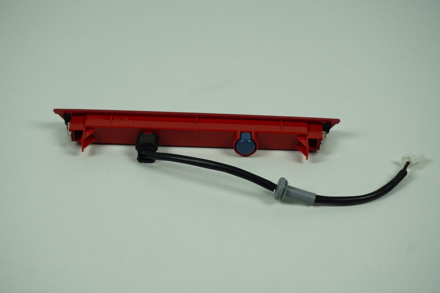 Pièce d'origine Troisième feu stop pour Renault Koleos II 265908663R