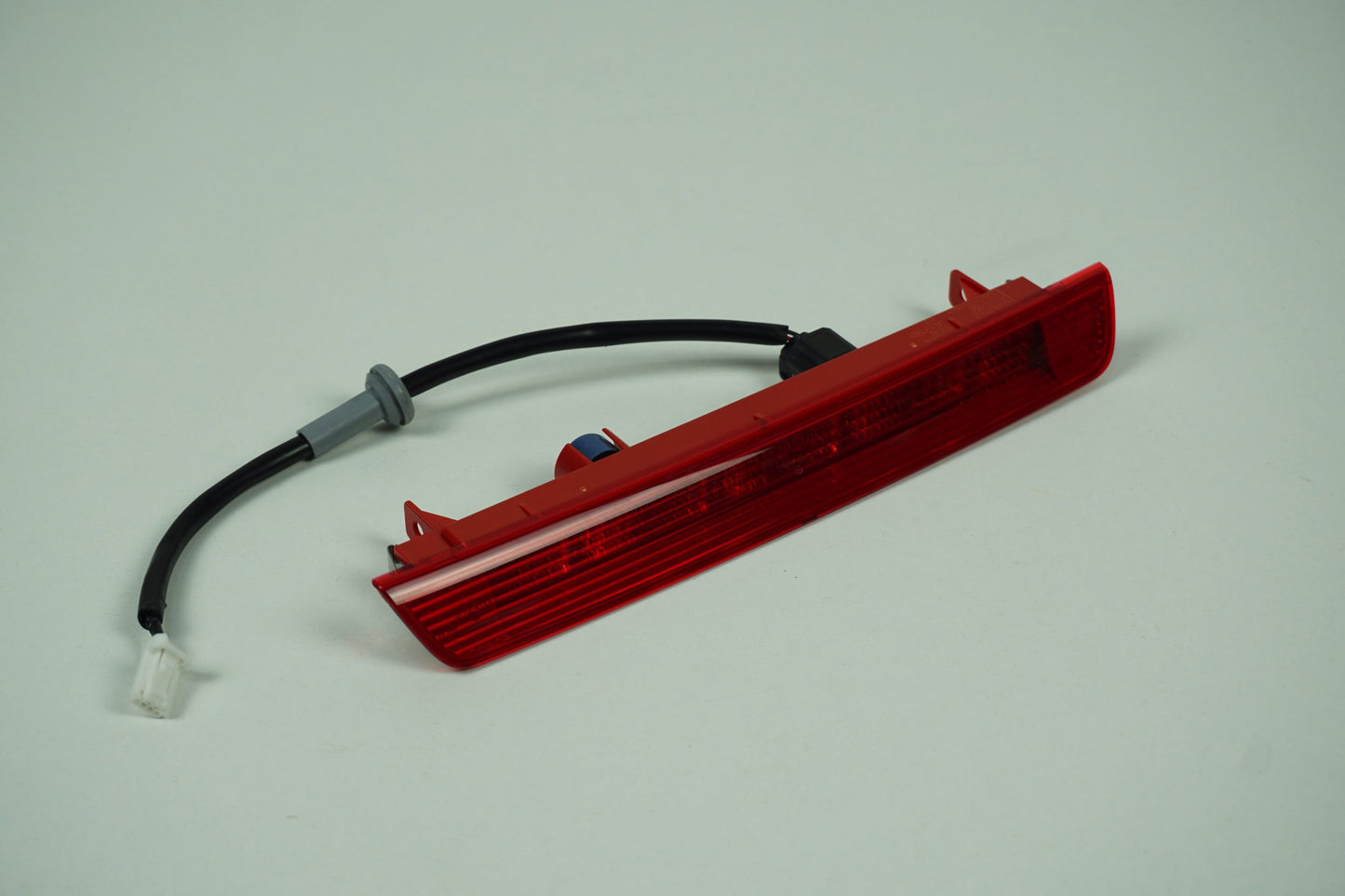 Pièce d'origine Troisième feu stop pour Renault Koleos II 265908663R