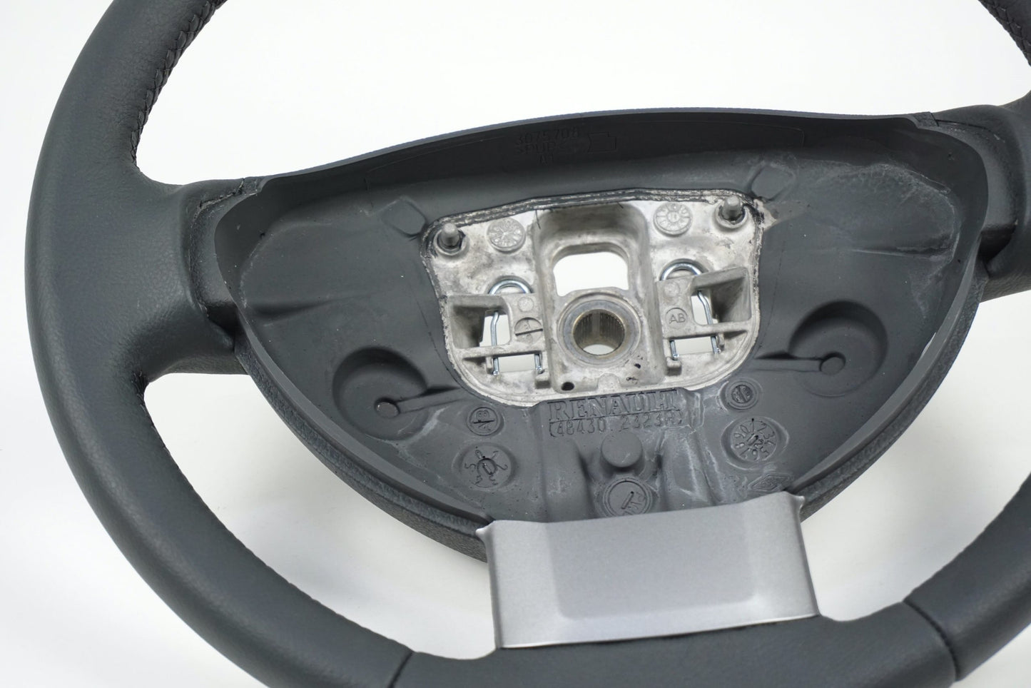 Pièce d'origine Volant pour Dacia Duster 484302323R