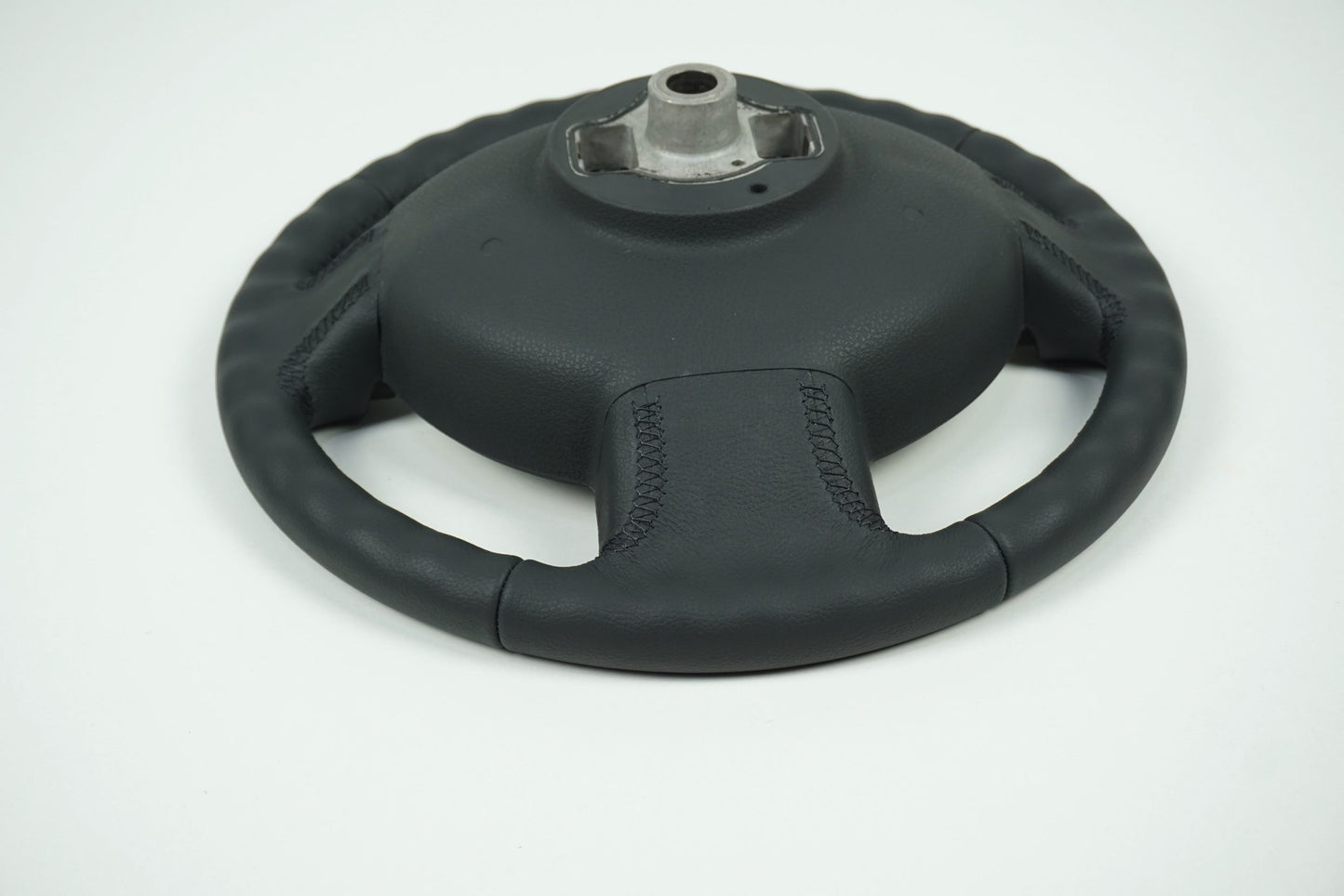 Pièce d'origine Volant pour Dacia Duster 484302323R