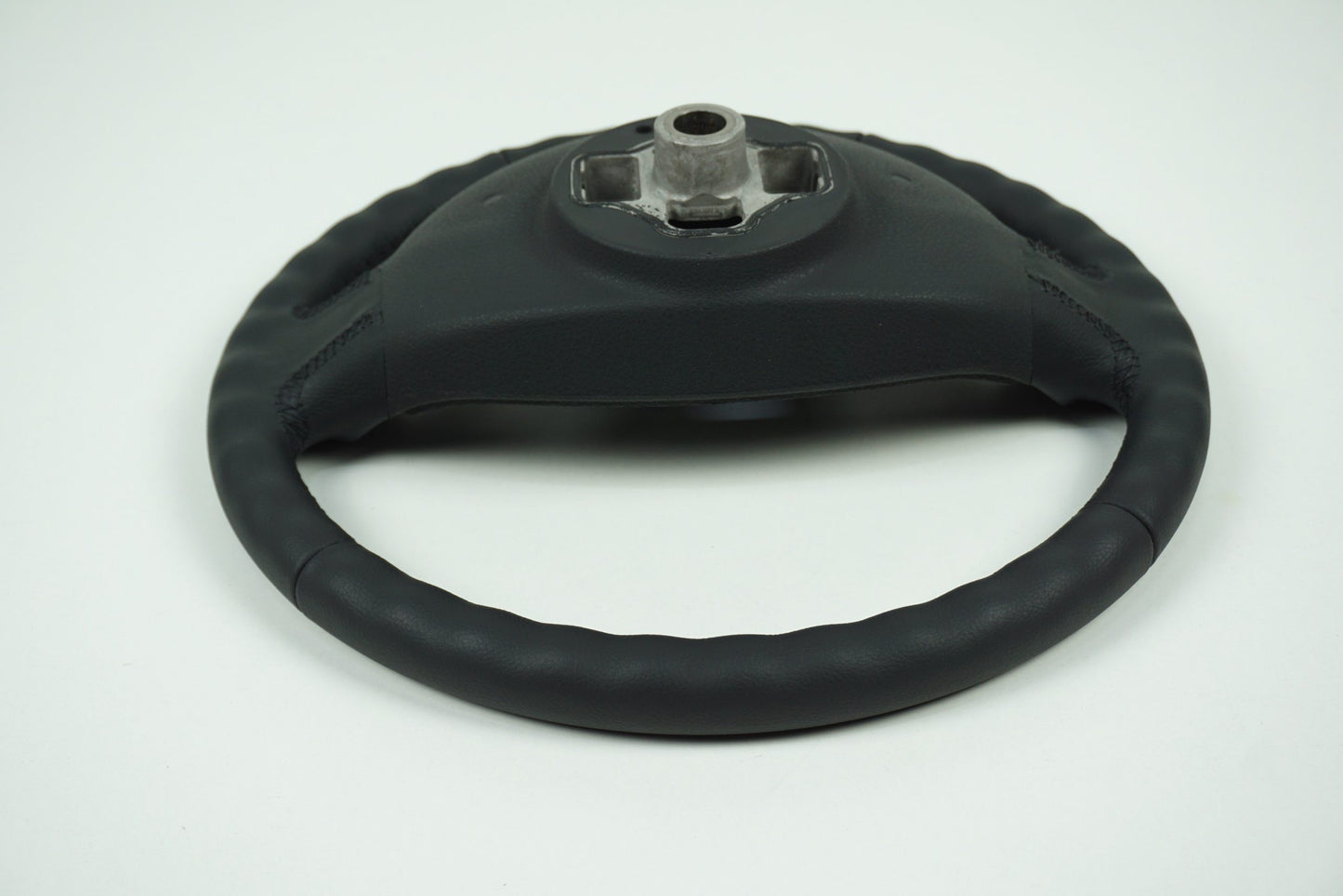 Pièce d'origine Volant pour Dacia Duster 484302323R