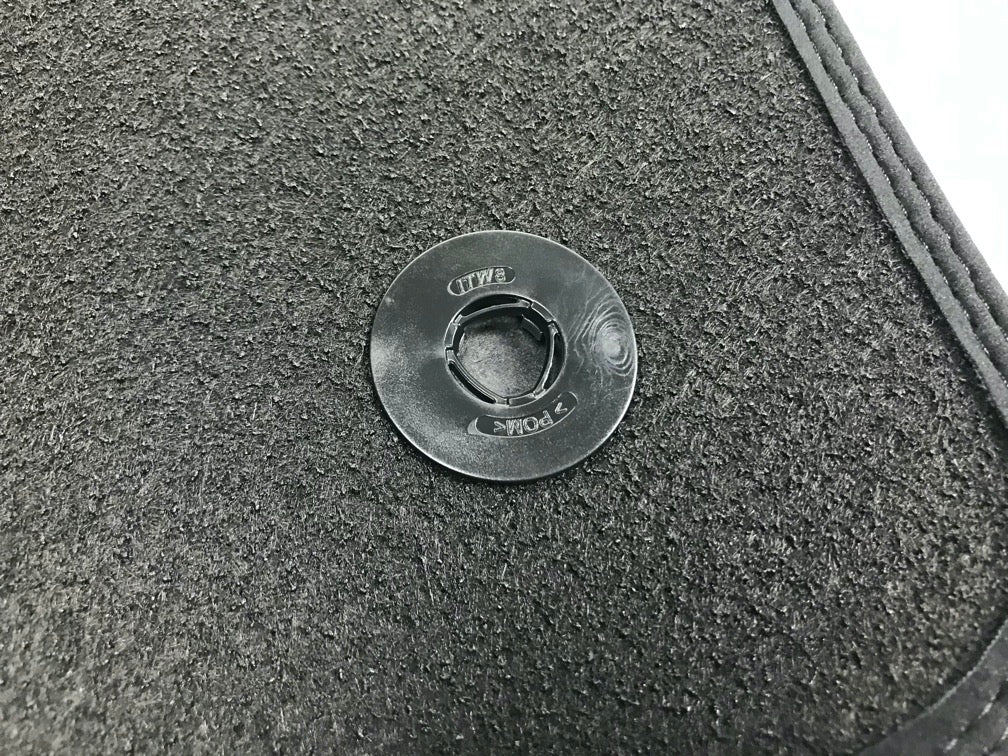 Pièce d'origine Jeu de tapis de sol velours pour Renault Megane IV 8201687789