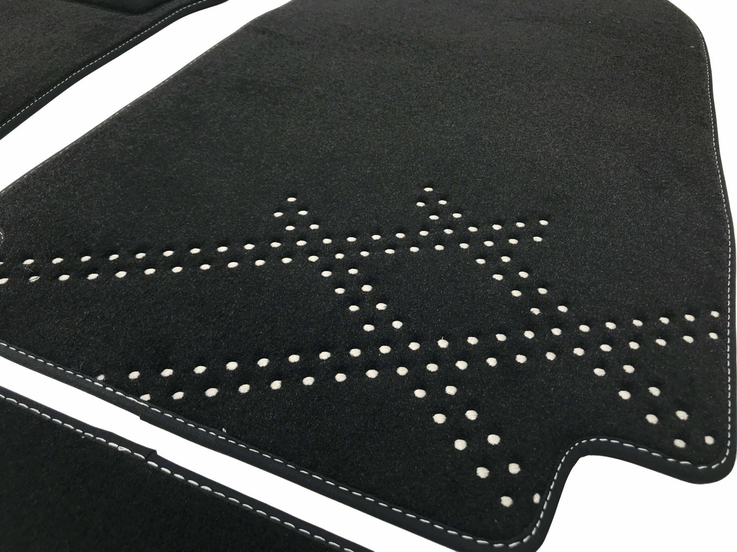 Pièce d'origine Jeu de tapis de sol velours pour Renault Clio IV 8201606227