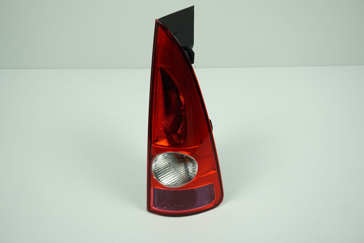 Pièce d'origine Feu arrière droit pour Renault Espace IV 8200027152