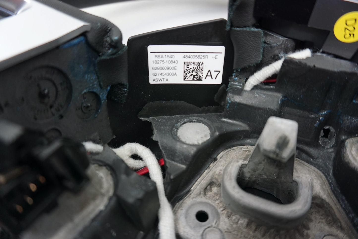 Pièce d'origine Volant en cuir pour Renault Kadjar Megane IV Scenic IV 484005825R