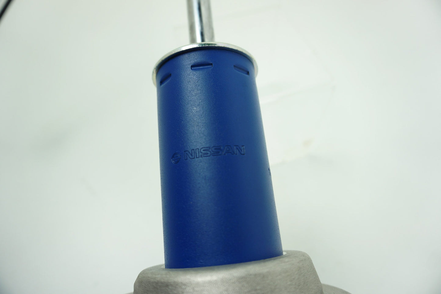 Pièce d'origine Amortisseur avant droit pour Nissan GT-R GTR 561106AV0B