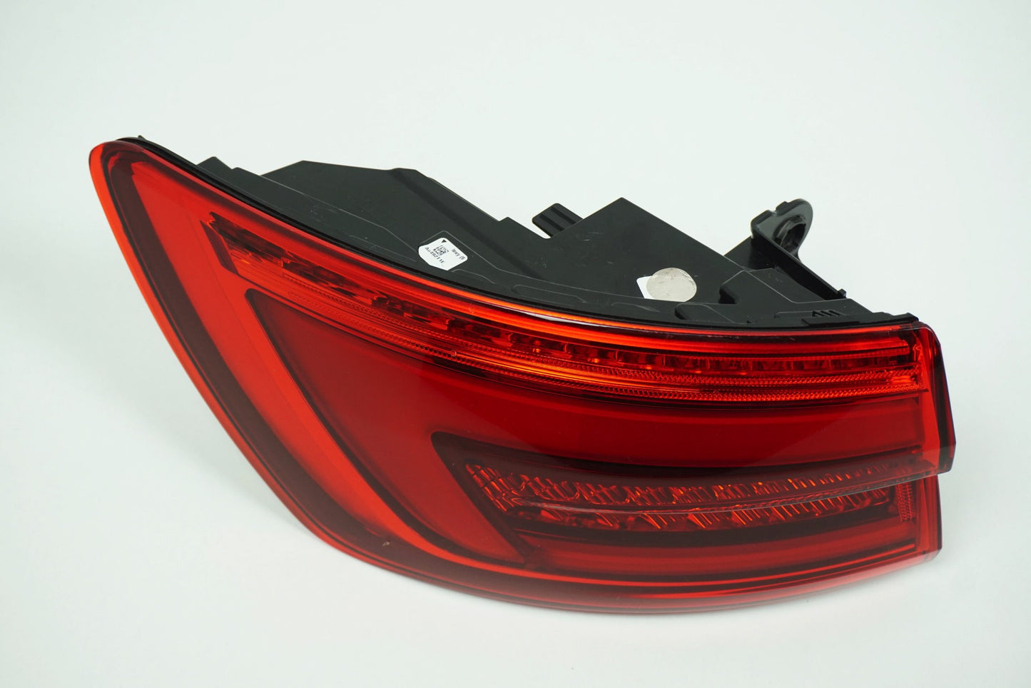 Pièce d'origine Feu arrière gauche pour Audi A4 B9 Avant 8W9.945.093