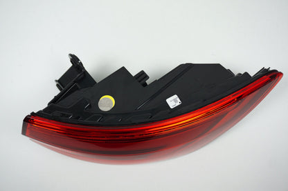 Pièce d'origine Feu arrière droit pour Audi A4 B9 Avant 8W9.945.092