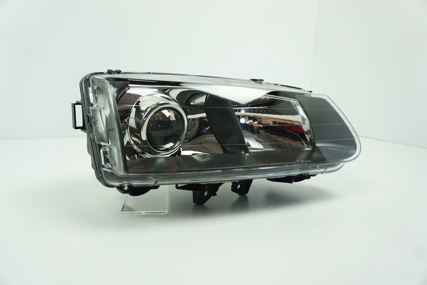 Pièce d'origine Phare xénon avant droit pour Renault Safrane II 7700411206