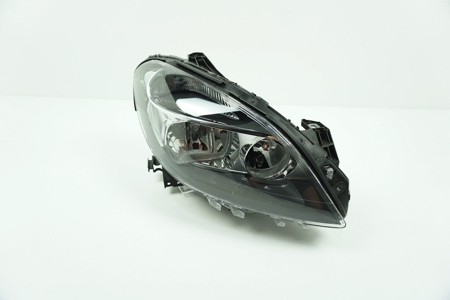 Pièce d'origine Phare avant droit pour Mercedes Classe B W246 A2468200461