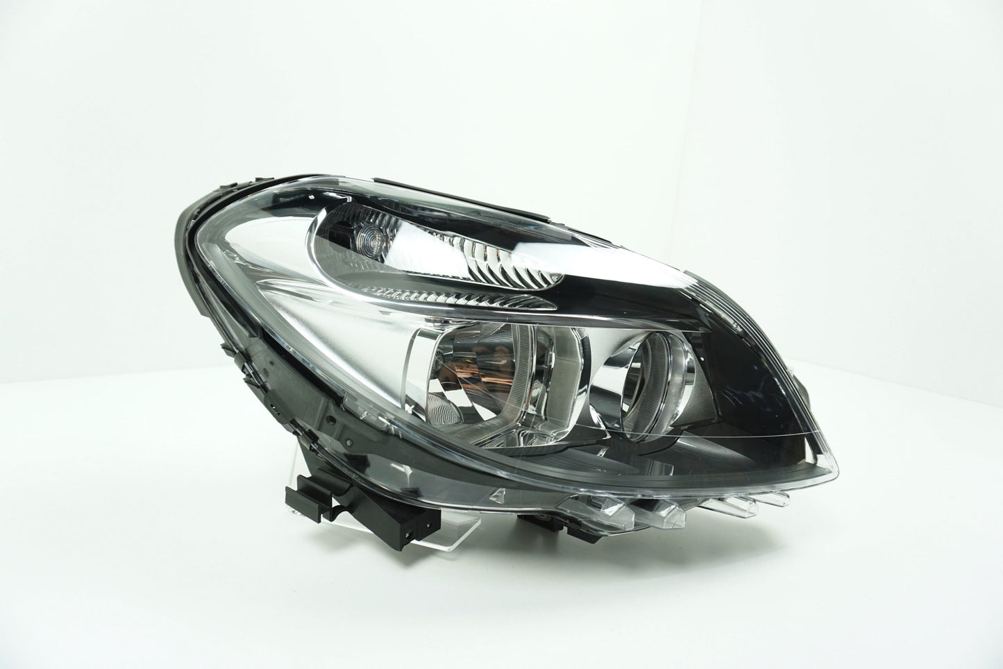 Pièce d'origine Phare avant droit pour Mercedes Classe B W246 A2468200461