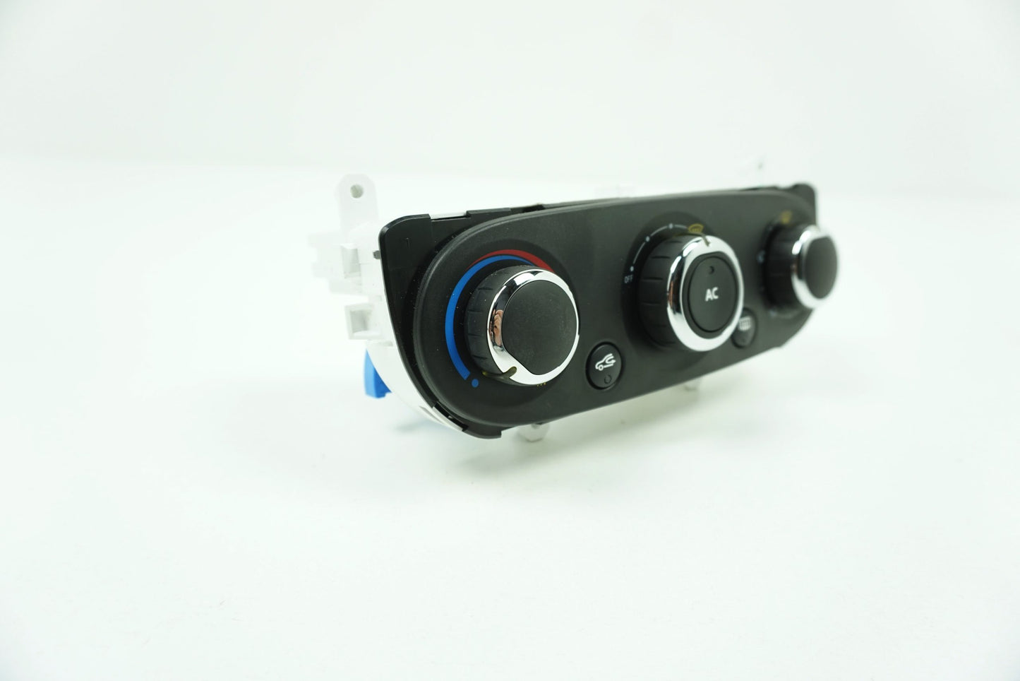 Pièce d'origine Panneau de commande de climatisation et ventilation pour Renault Clio IV T1019676Z