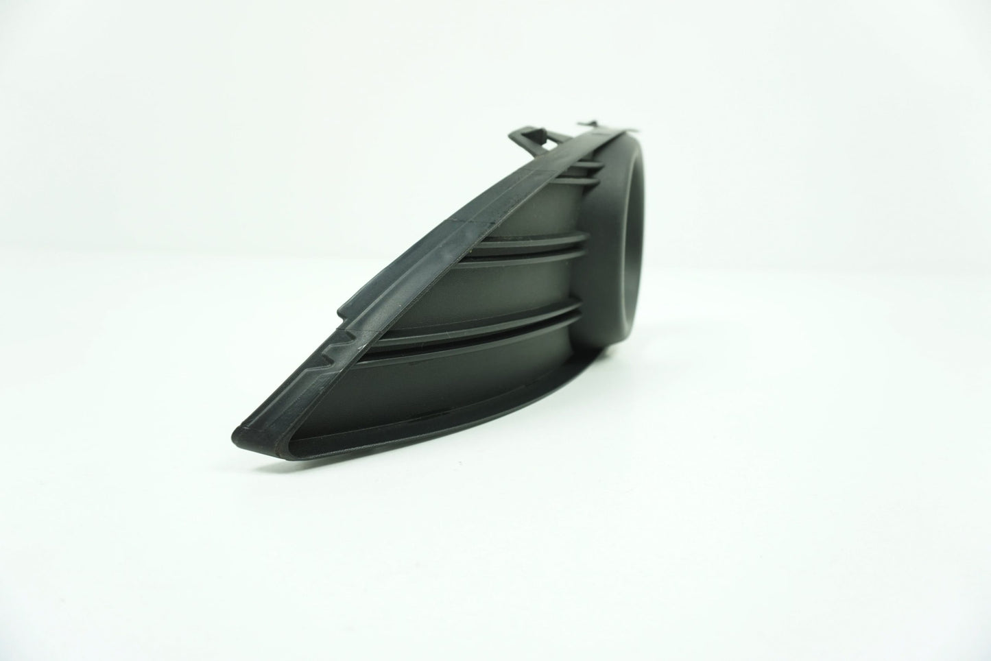 Pièce d'origine Grille de pare-chocs droite pour Renault Fluence 261570003R 263360006R