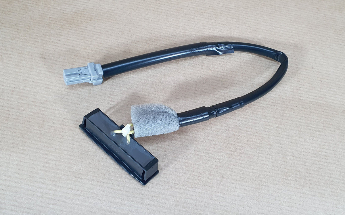 Bouton d’ouverture de coffre pour Renault Koleos — 906068795R — vue 2