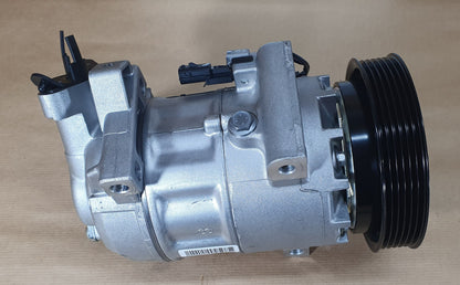 Compresseur de climatisation pour Renault Clio IV 1.5dCi — 926000838R — vue 2