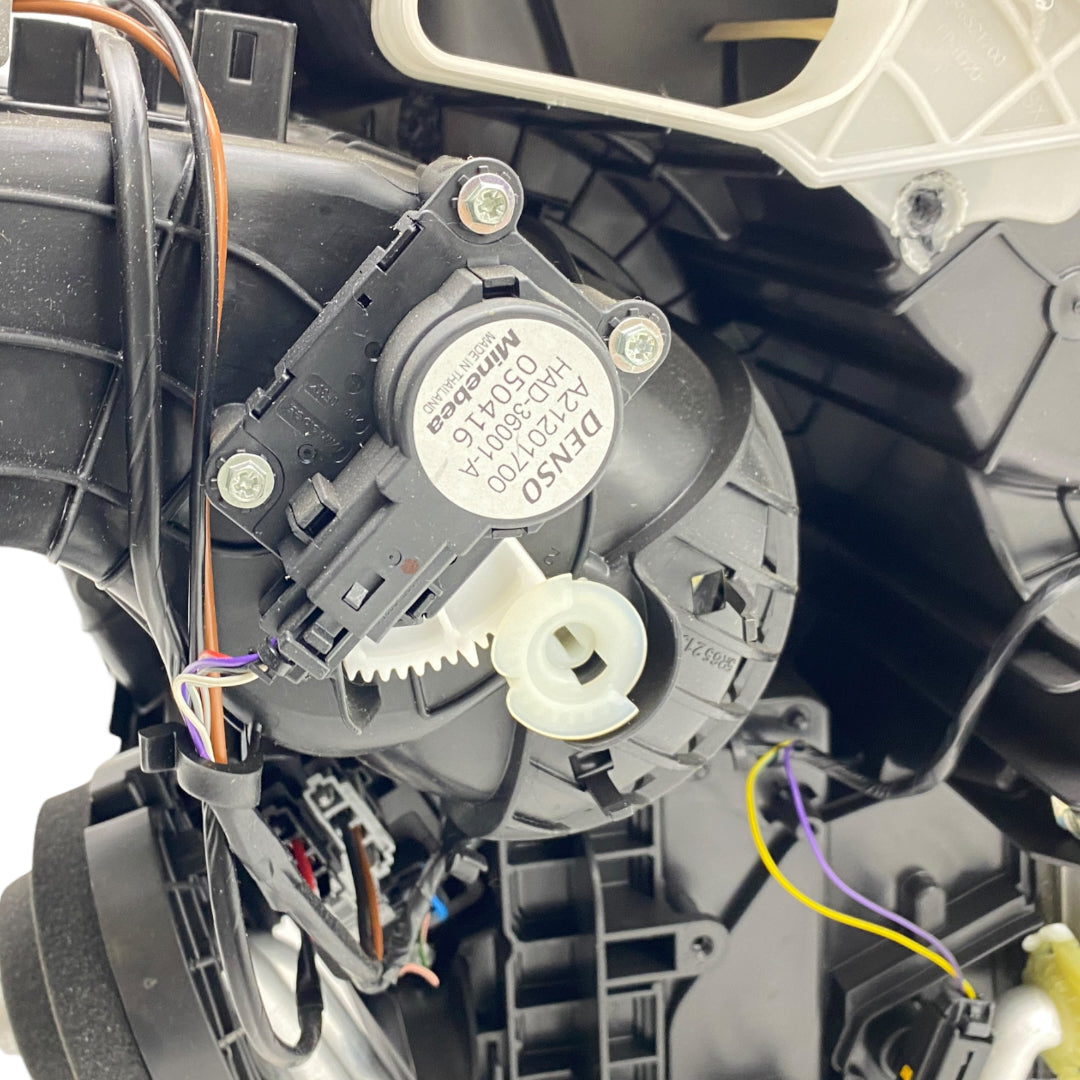 Pièce d'origine Radiateur de chauffage pour Renault Clio IV 272708483R