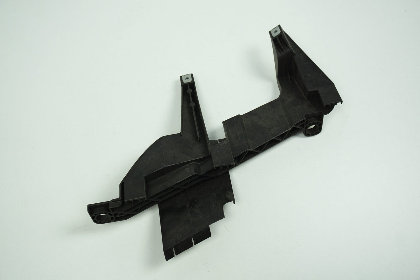 Pièce d'origine Support de phare gauche pour BMW X3 E83 1301073024L
