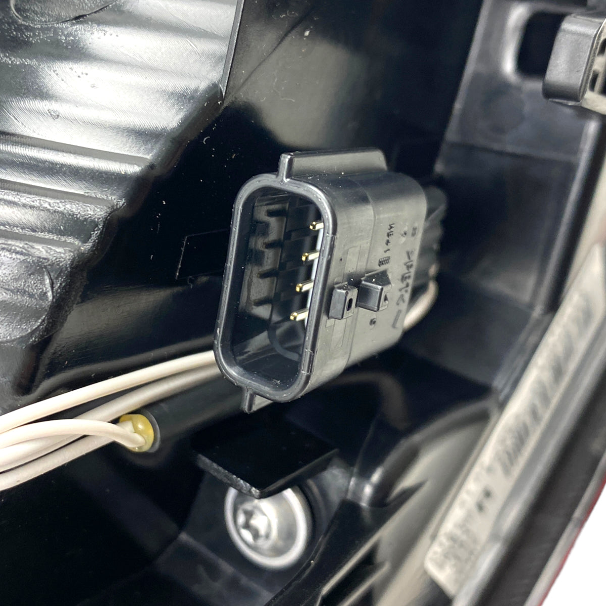 Pièce d'origine Feu arrière droit pour Renault Clio V 265504885R