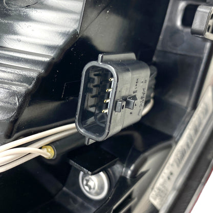 Pièce d'origine Feu arrière droit pour Renault Clio V 265504885R