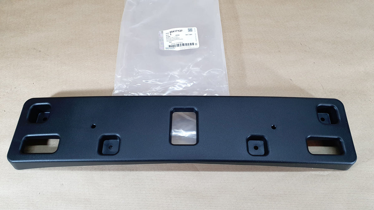 Support de plaque d’immatriculation avant pour Opel Mokka — 95417127 — vue 1