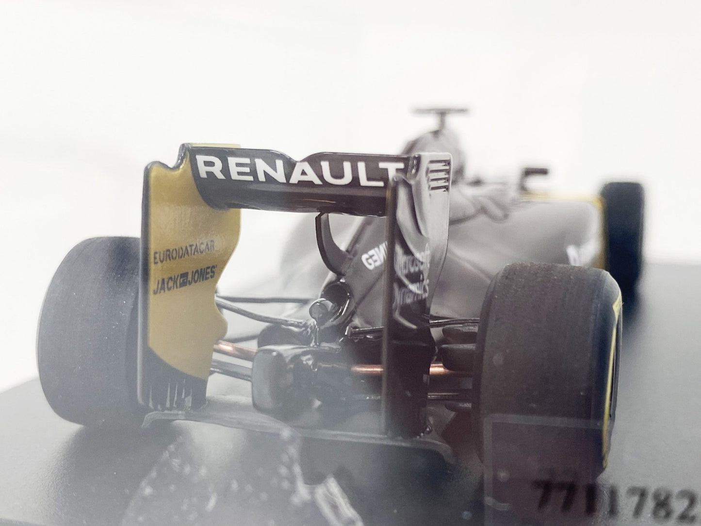 Pièce d'origine Voiture miniature Renault R.S.16 essais hivernaux F1 1:43 7711782207