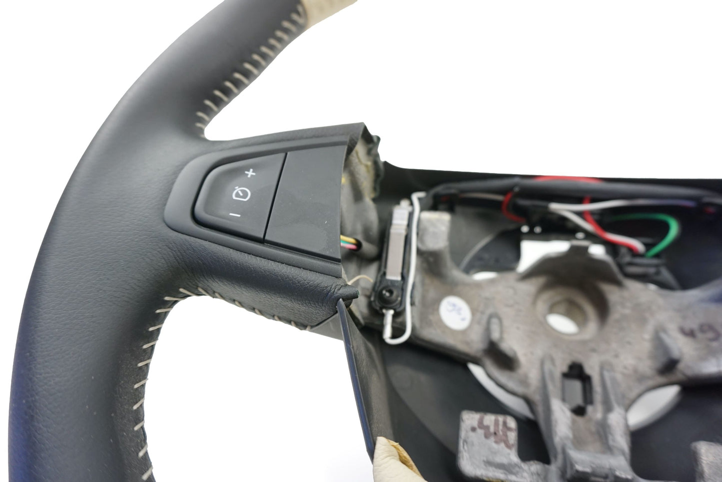 Pièce d'origine Volant cuir chrome pour Renault Megane III 484008897R