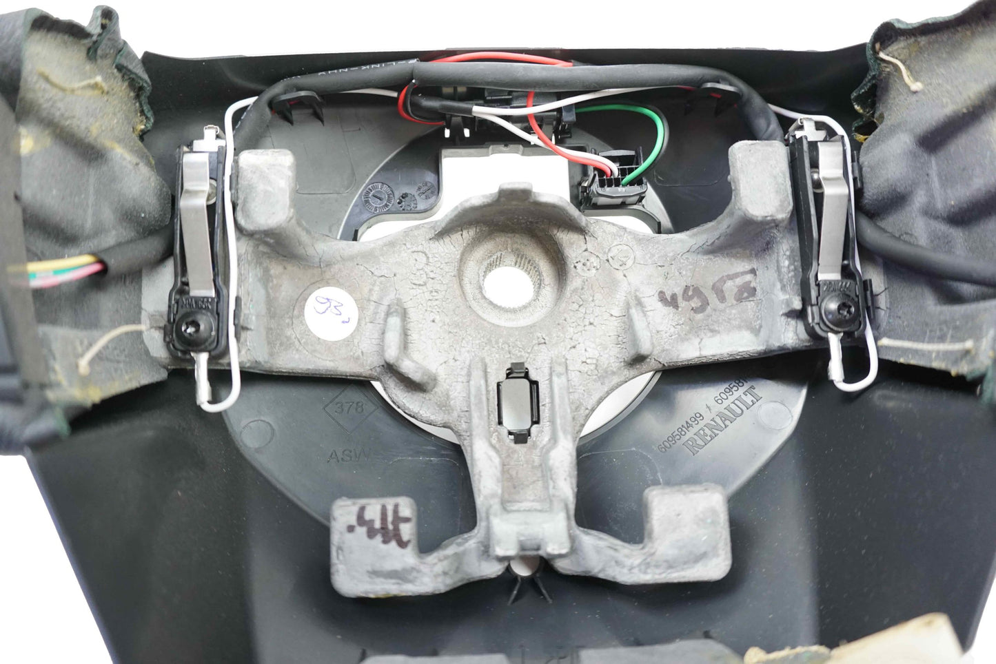Pièce d'origine Volant cuir chrome pour Renault Megane III 484008897R