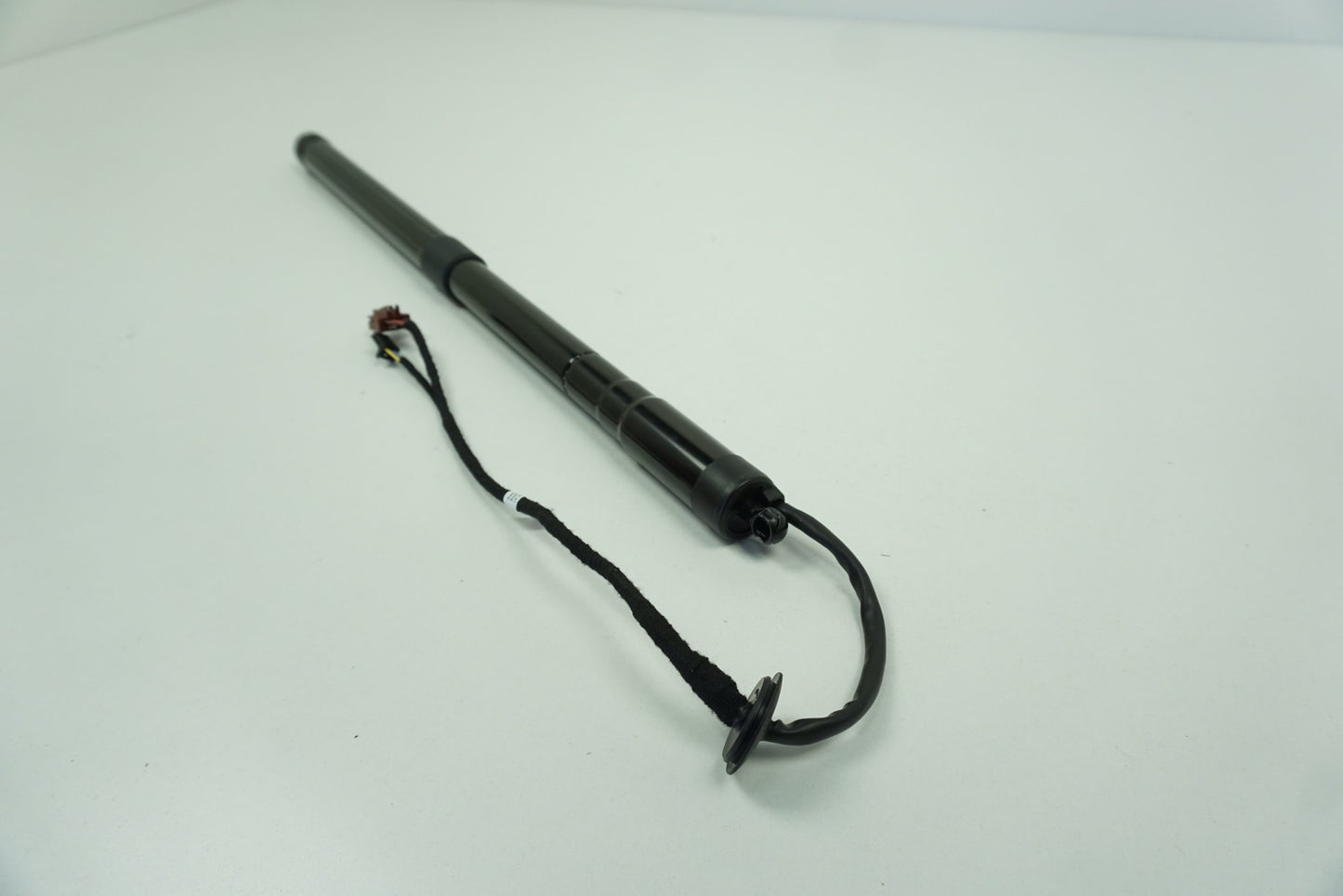 Pièce d'origine Vérin de hayon pour Renault Espace IV 904527505R