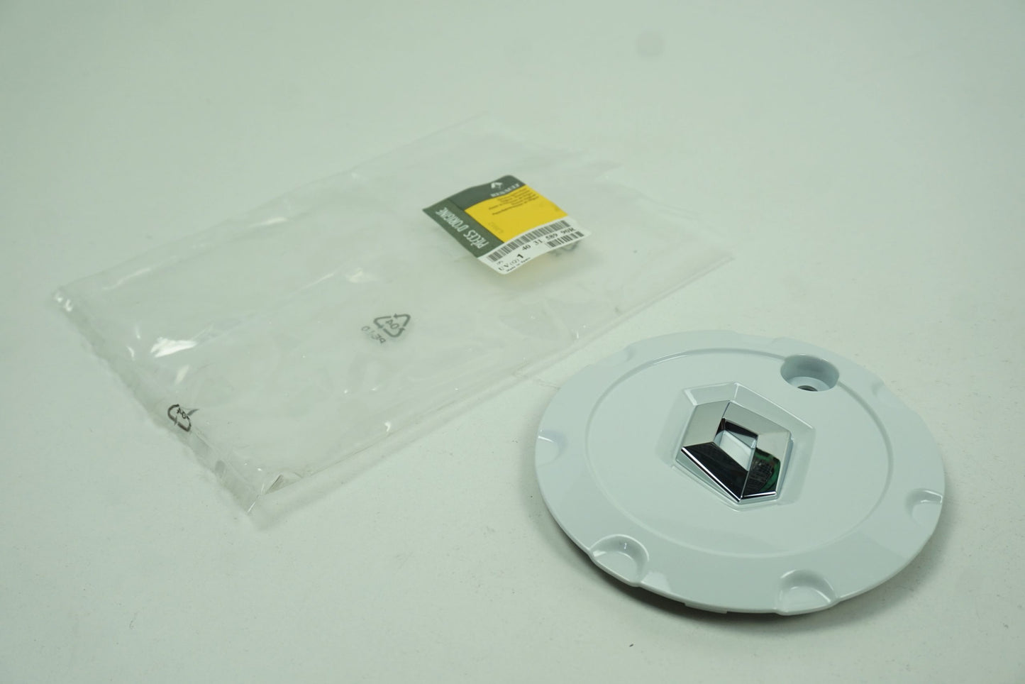 Pièce d'origine Cache moyeu enjoliveur pour Renault Clio III 403158990R