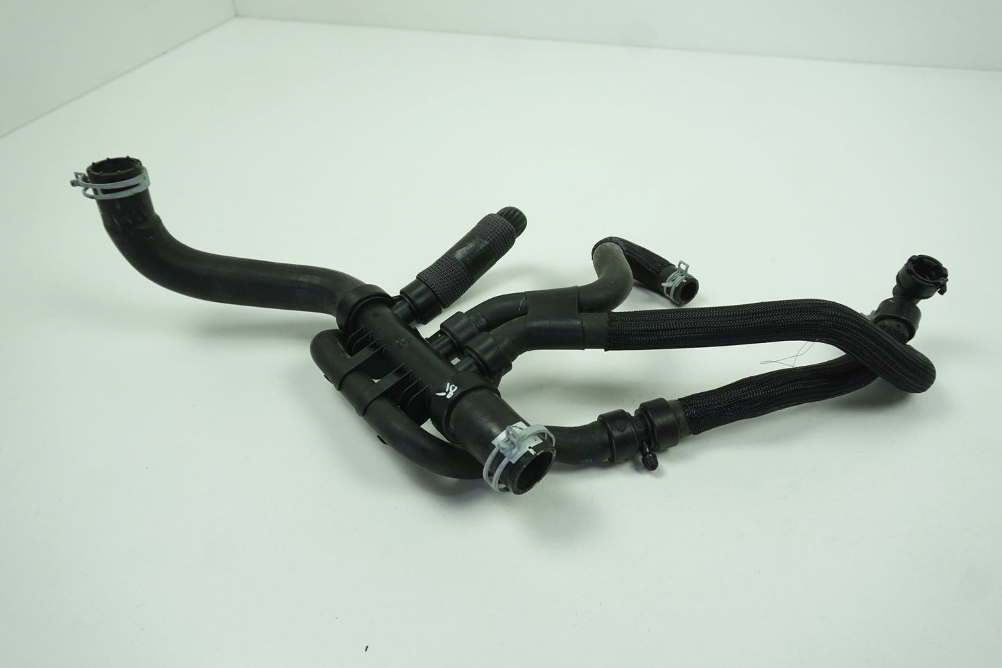 Pièce d'origine Durite de refroidissement pour Renault Trafic III 215010400R