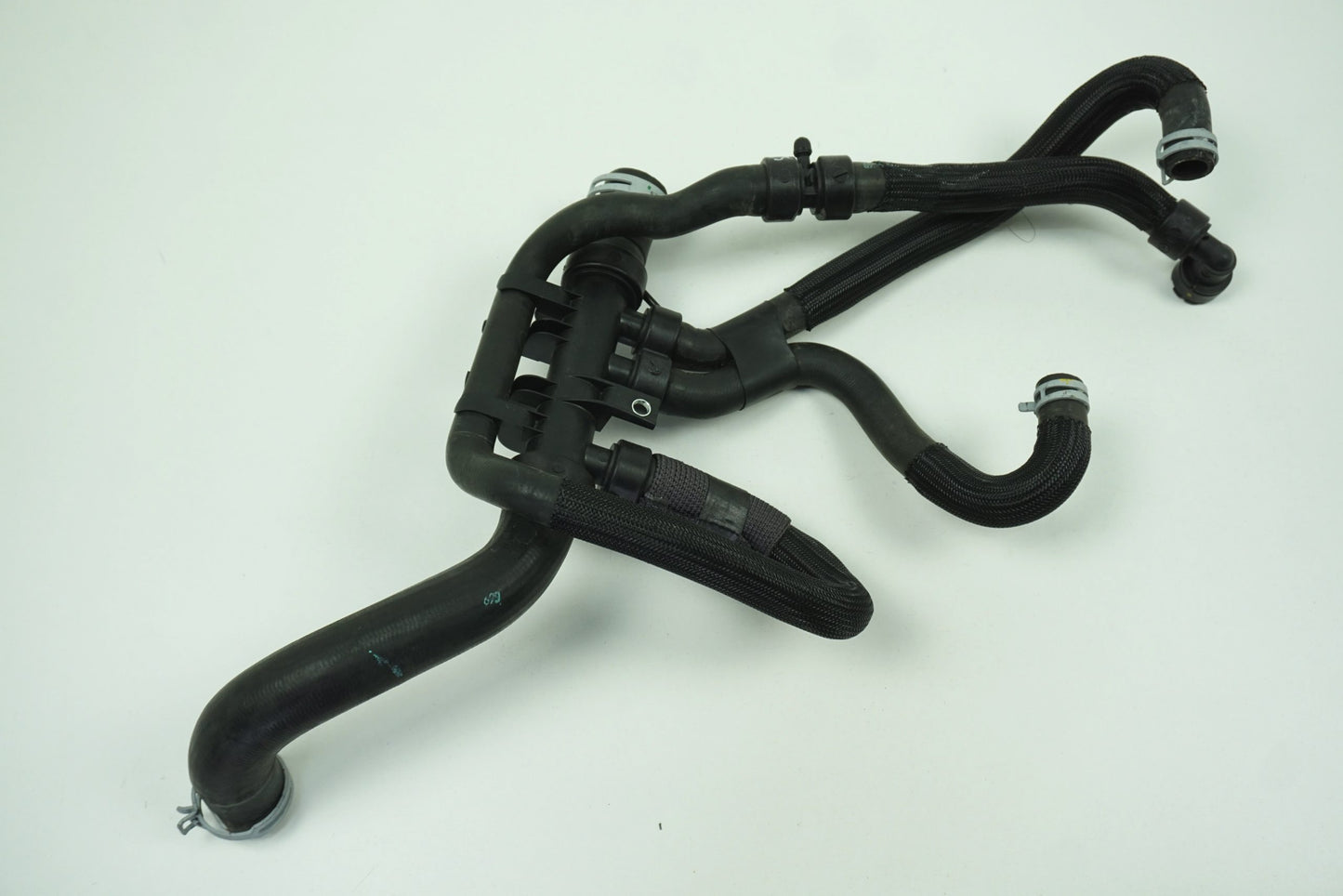 Pièce d'origine Durite de refroidissement pour Renault Trafic III 215010400R