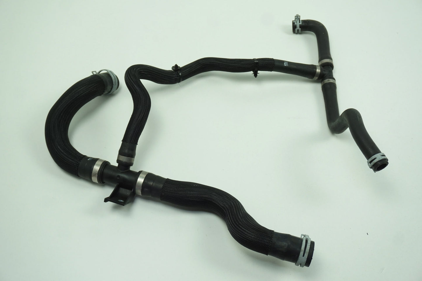 Pièce d'origine Durite de refroidissement pour Renault Trafic III 215011009R