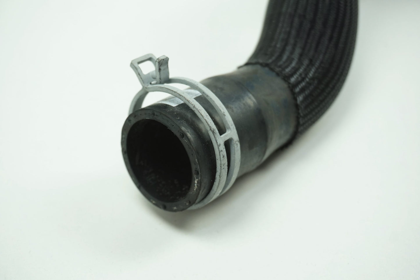 Pièce d'origine Durite de refroidissement pour Renault Trafic III 215011009R