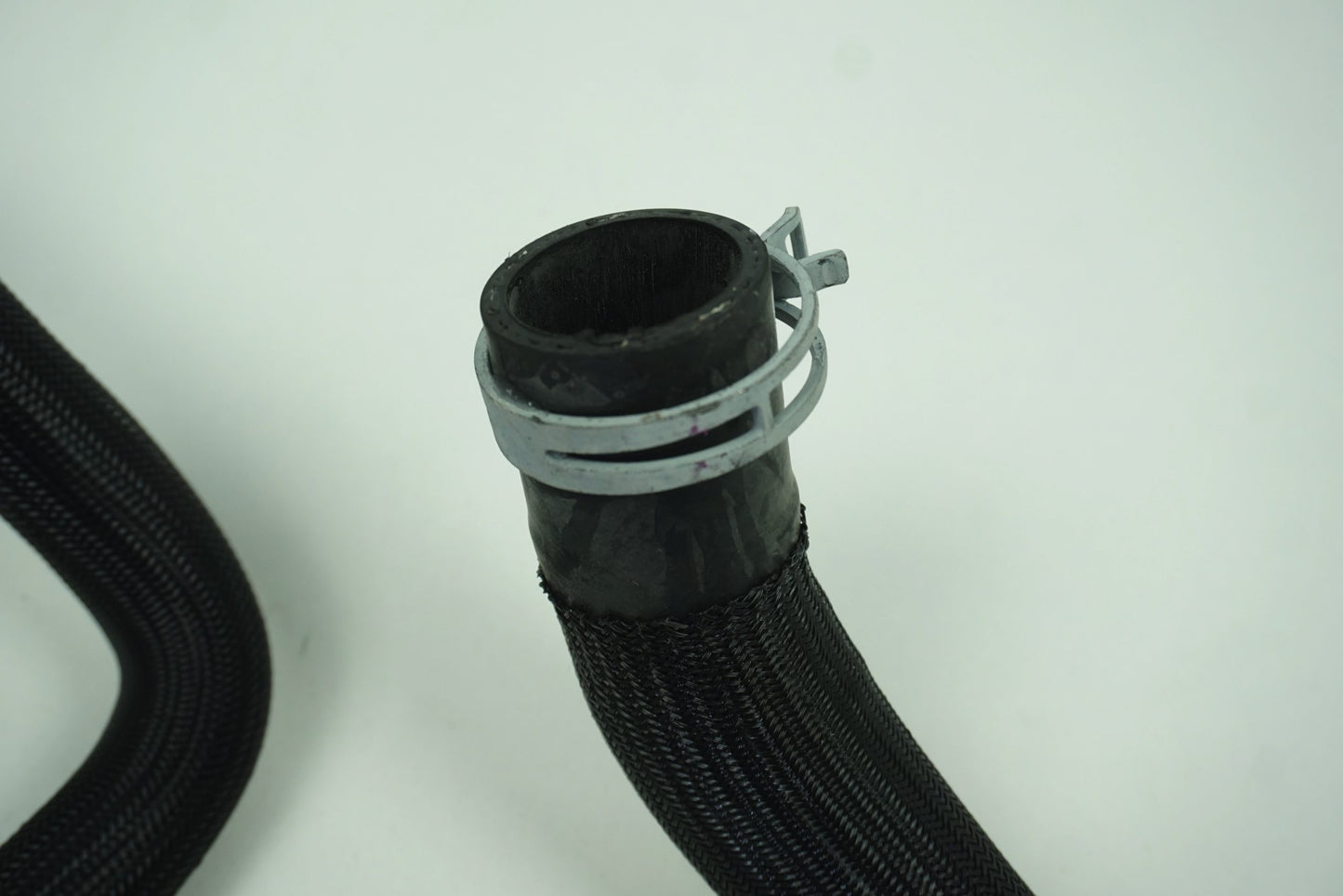 Pièce d'origine Durite de refroidissement pour Renault Trafic III 215011009R