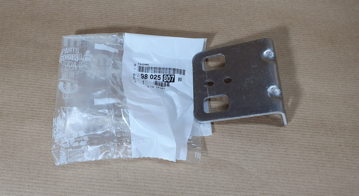 Fixation de pare-chocs avant pour Peugeot 2008 — 9802580780 — vue 1