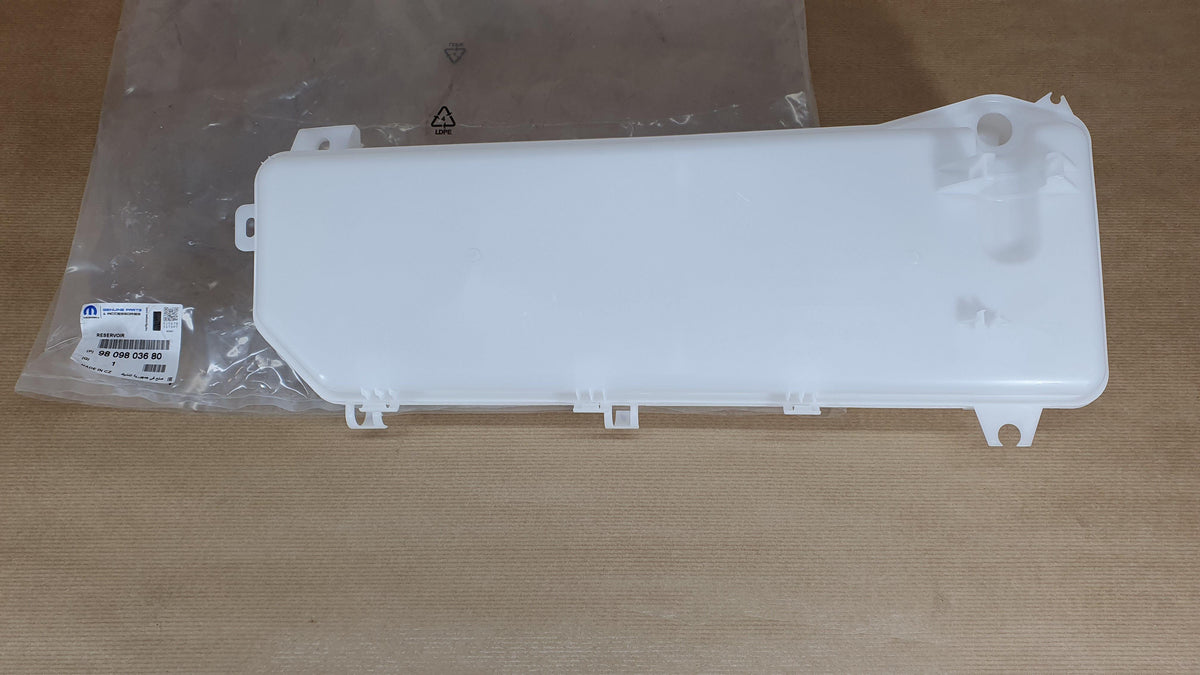 Réservoir de lave-glace d’origine PSA — Citroën Jumpy 16- — 9809803680 — photographie de la pièce d’origine