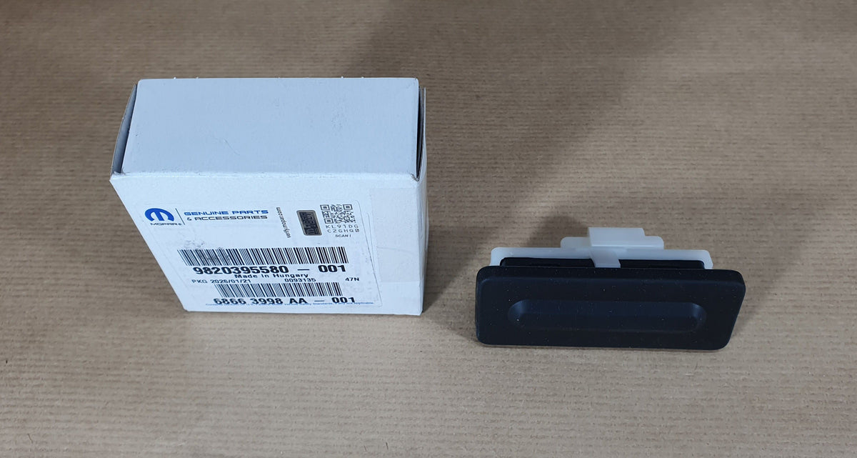 Bouton d’ouverture de coffre pour Peugeot 208 / 2008 / 308 / 3008 — 9820395580 — vue 1