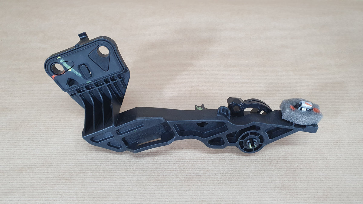 Support de câble de capot pour Opel Corsa F — 9826001780 — vue 2